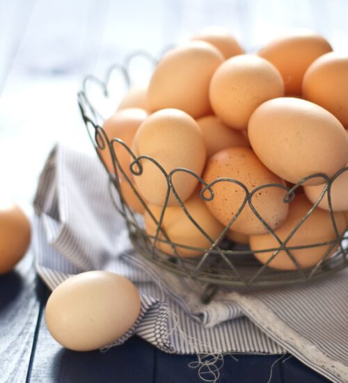 Ou de pasăre, de unde, de care,  din supermarket, de la țărani ?